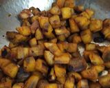 A picture of step 2 of કાચા કેળા નું shak.