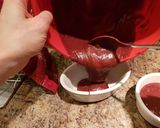 Φωτογραφία βήματος 6 της συνταγής Red Velvet λάβα κέικ