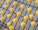 Foto langkah ke 4 dari resep Palm Cheese Cookies.