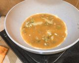 Foto langkah ke 3 dari resep Breakfast with Eggs & Potatos/Tomatos (3 Bahan).