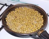 Foto del paso 2 de la receta: Puré de arvejas (para vegetarianos)