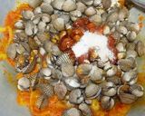 Foto langkah ke 5 dari resep Kerang Dara Saus Padang.