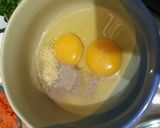 Foto langkah ke 6 dari resep Telur Dadar Sawi Gulung Isi Ayam Wortel.