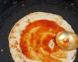 A picture of step 2 of Naan pizza.