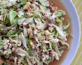 A picture of step 2 of Stir-Fried Cabbage with Eggs & Minced Pork.