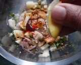 A picture of step 2 of Instant Maggi Chaat.