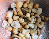 Hình bước làm 1 của món Thịt kho nấm rơm