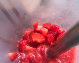 Foto del paso 3 de la receta: Helado de Chocolate Blanco y fresa 🍓