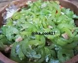 Foto langkah ke 4 dari resep Tumis Pare Belut Ikan Asin.