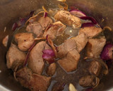 Foto del paso 3 de la receta: Cerdo a la Cerveza Con Vegetales