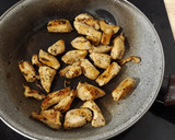 Foto del paso 5 de la receta: Pollo con Almendras y Tallarines
