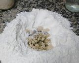 Foto del paso 2 de la receta: Pizza (SIN HORNO) fácil y tentadora!