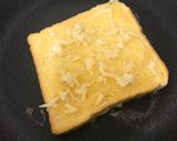 Gambar langkah 2 resipi Roti Telur Mozzarella Cheese.