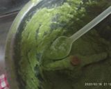 A picture of step 2 of Amrud/peru/guava chutney and green coriander chutney.