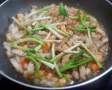 Hình bước làm 2 của món MÌ QUẢNG trộn