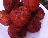 A picture of step 7 of Yam balls.