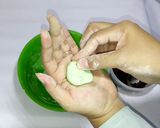 Foto langkah ke 3 dari resep Kue Klepon / Kue Malaka.