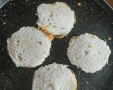 A picture of step 3 of Bread coin toast.