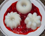 Foto langkah ke 5 dari resep Puding Susu Vanilla Strawberry Compote.