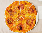 Foto del paso 3 de la receta: Pizza Pepperoni a mi estilo