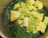 Foto del paso 4 de la receta: Crema de aguacates y espinacas