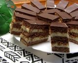 Kókuszkrémes-mézes szelet recept fázis 8 fotója