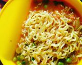 A picture of step 10 of Veg maggi.