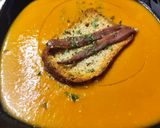 Foto del paso 7 de la receta: Crema de verduras y manzana con Yakiniku y Tosta con Anchoas