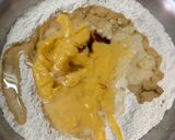 A picture of step 4 of Mango cake with lemon flavour.