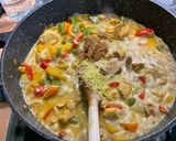 Une image de l'étape 27 de Poulet au lait de coco et poivrons.