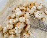 A picture of step 5 of Makhana Raita.