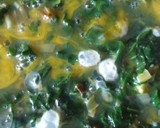 Foto del paso 3 de la receta: Tortilla de acelga fácil, rápida y sabrosa