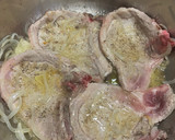 Foto del paso 4 de la receta: Chuletas de cerdo (en la olla exprés) con patatas