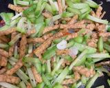 Foto langkah ke 3 dari resep Tumis Labu Tempe.
