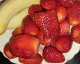 A picture of step 2 of Strawberry 🍓 And Banana 🍌Milk Shake.