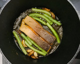 Foto langkah ke 4 dari resep Salmon Garlic Lemon Butter Sauce.
