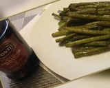 A picture of step 3 of Easy balsamic glazed green beans.