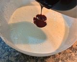 Foto del paso 3 de la receta: Para la hora del postre: brownie de chocolate con dulce de leche y crema