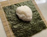 Foto del passaggio 9 della ricetta Sushi arrotolato senza pesce crudo