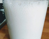 Foto del paso 4 de la receta: 75.🍶Lassi dulce de rosas, cardamomo y miel 🌹🍯(Bebida india)