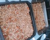 A picture of step 4 of Crunchy homemade granola.
