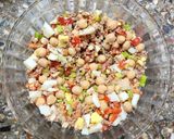 Foto del paso 1 de la receta: 🍋🟩🫙🐟Ensalada de garbanzos y atún al aliño de yogur y lima 🐟🫙🍋🟩