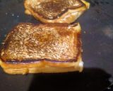 A picture of step 4 of Onion tomato toast.
