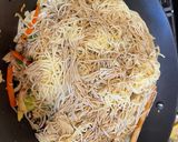 A picture of step 9 of Thin noodles Chicken Chowmein.