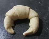 صورة لخطوة 3 من وصفة كرواسون مالح بالفرينة الكاملة 🥐