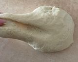 Foto del paso 2 de la receta: Medialunas de manteca