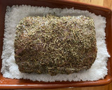 Foto del paso 4 de la receta: Lomo a la sal con finas hierbas