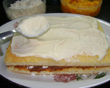 Foto del paso 7 de la receta: Chaja (torta con dulce de leche, crema y duraznos)