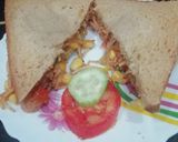 A picture of step 5 of Noodles Sandwich.