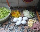 Foto del paso 1 de la receta: Tortilla de lechuga y algo más